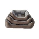 מיטה מרובעת חום פרווה אפורה (L)